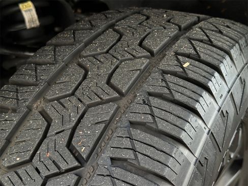 Used 2017 Chevrolet Colorado Z71 w/ Z71 Midnight Edition image 27