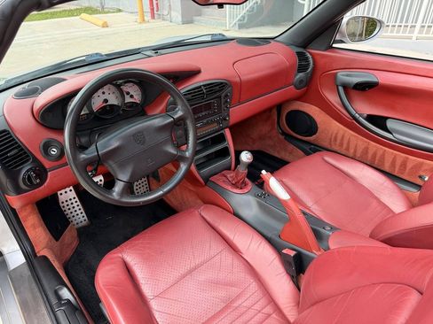Used 1997 Porsche Boxster RWD image 18