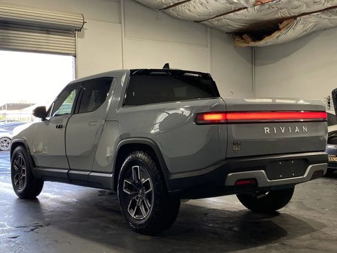 Used 2022 Rivian R1T Launch Edition image 2