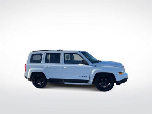 Used 2015 Jeep Patriot Sport w/ Power Value Group image 2