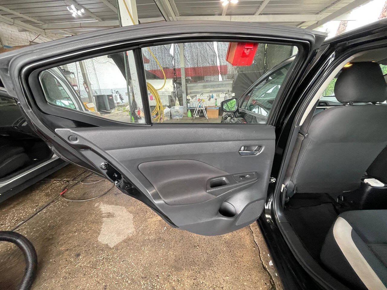 Used 2021 Nissan Versa SV FWD image 10