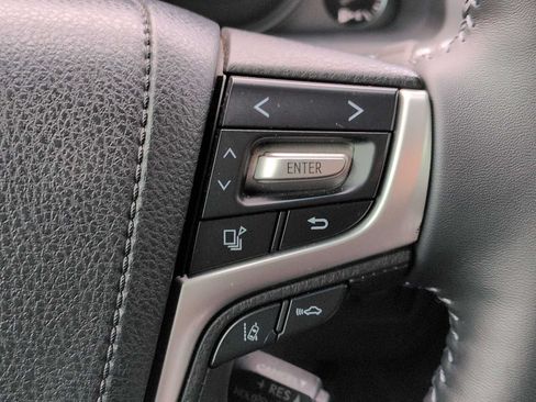 Used 2018 Toyota Land Cruiser AWD/4WD image 27