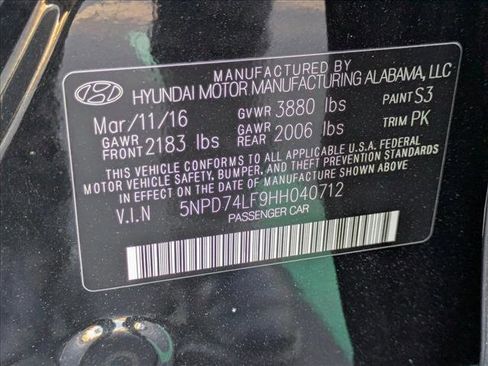 Used 2017 Hyundai Elantra SE image 23