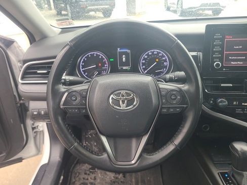 Used 2023 Toyota Camry SE image 19