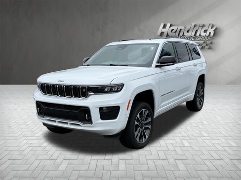 Used 2022 Jeep Grand Cherokee L Overland w/ Advanced Protech Group III AWD/4WD image 5