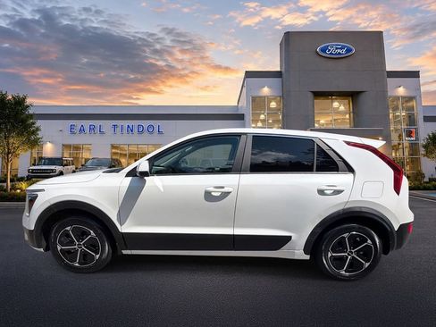 Used 2023 Kia Niro LX FWD image 5