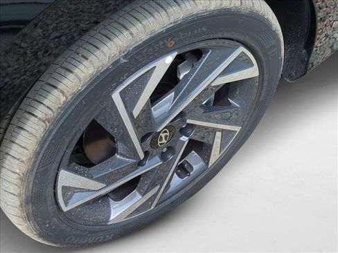 New 2025 Hyundai Elantra Sport image 8