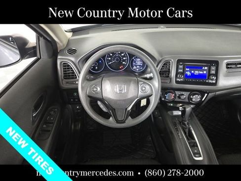 Used 2017 Honda HR-V LX image 17