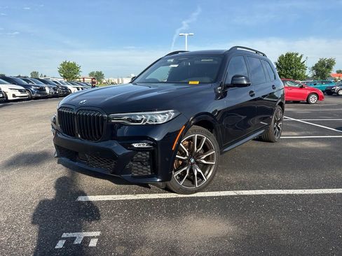 Used 2022 BMW X7 xDrive40i w/ M Sport Package AWD/4WD image 1