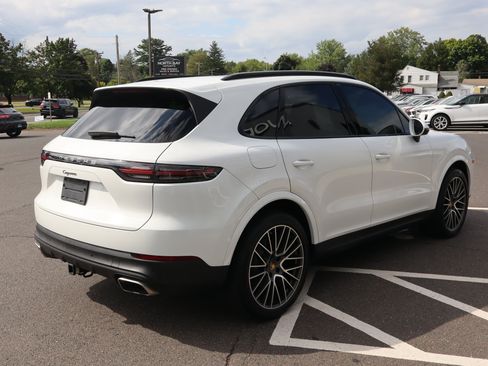 Used 2023 Porsche Cayenne w/ Premium Package AWD/4WD image 6