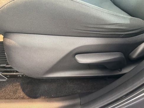 Used 2023 Toyota RAV4 LE image 22