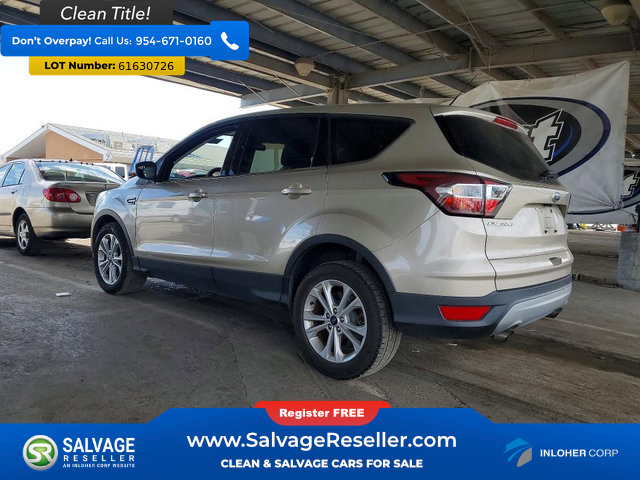 Used 2017 Ford Escape SE FWD image 3