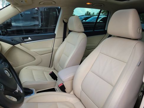 Used 2012 Volkswagen Tiguan SEL AWD/4WD image 12
