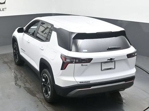 New 2026 Chevrolet Equinox LT w/ Safety and Technology Package FWD image 19