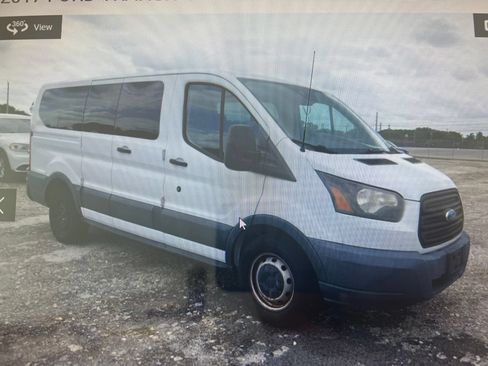 Used 2017 Ford Transit 150 XL RWD image 1