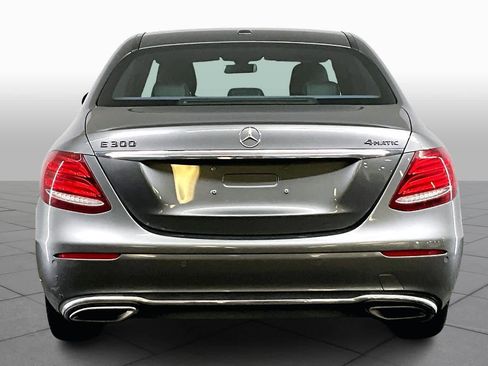 Used 2017 Mercedes-Benz E 300 4MATIC image 4