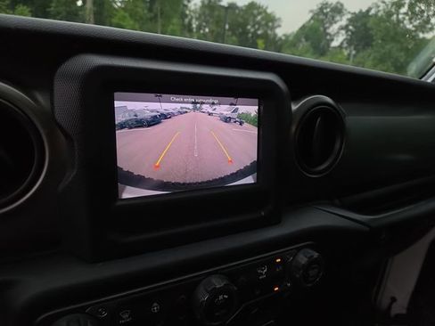 Used 2019 Jeep Wrangler Unlimited Sport S AWD/4WD image 12