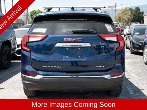 Used 2023 GMC Terrain SLT AWD/4WD image 3