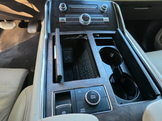 Used 2022 Lincoln Navigator Reserve AWD/4WD image 6