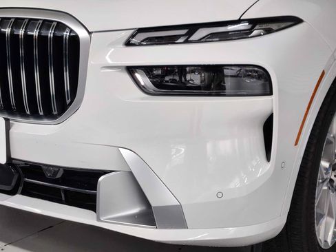 Used 2025 BMW X7 xDrive40i AWD/4WD image 19