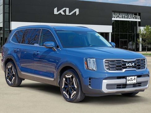 Used 2023 Kia Telluride S w/ S Sunroof Package image 8