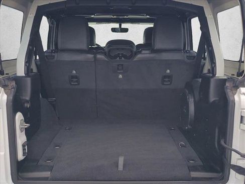Used 2021 Jeep Wrangler Unlimited Sahara AWD/4WD image 6