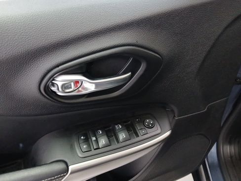 Used 2021 Jeep Cherokee Latitude Lux 80th Anniv w/ Quick Order Package 26U 80TH image 7