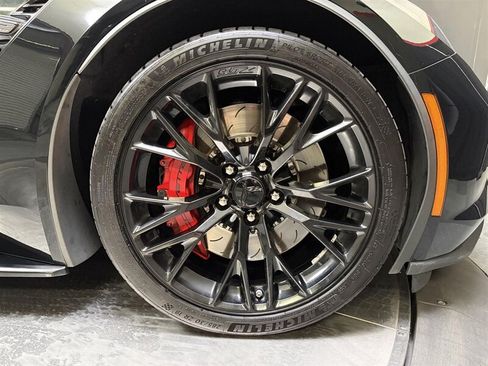 Used 2019 Chevrolet Corvette Z06 RWD image 15