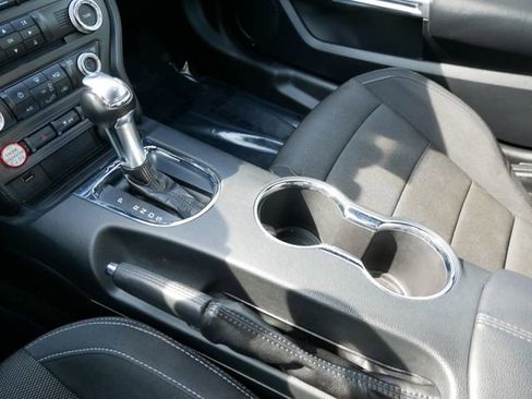 Used 2017 Ford Mustang Coupe RWD image 21