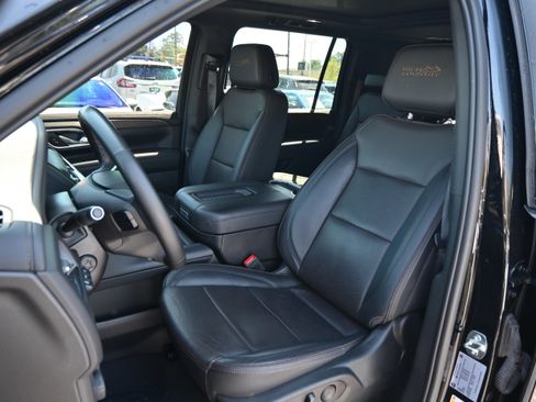 Used 2023 Chevrolet Suburban High Country w/ Premium Package image 6