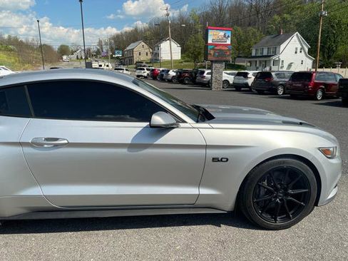 Used 2015 Ford Mustang GT RWD image 10