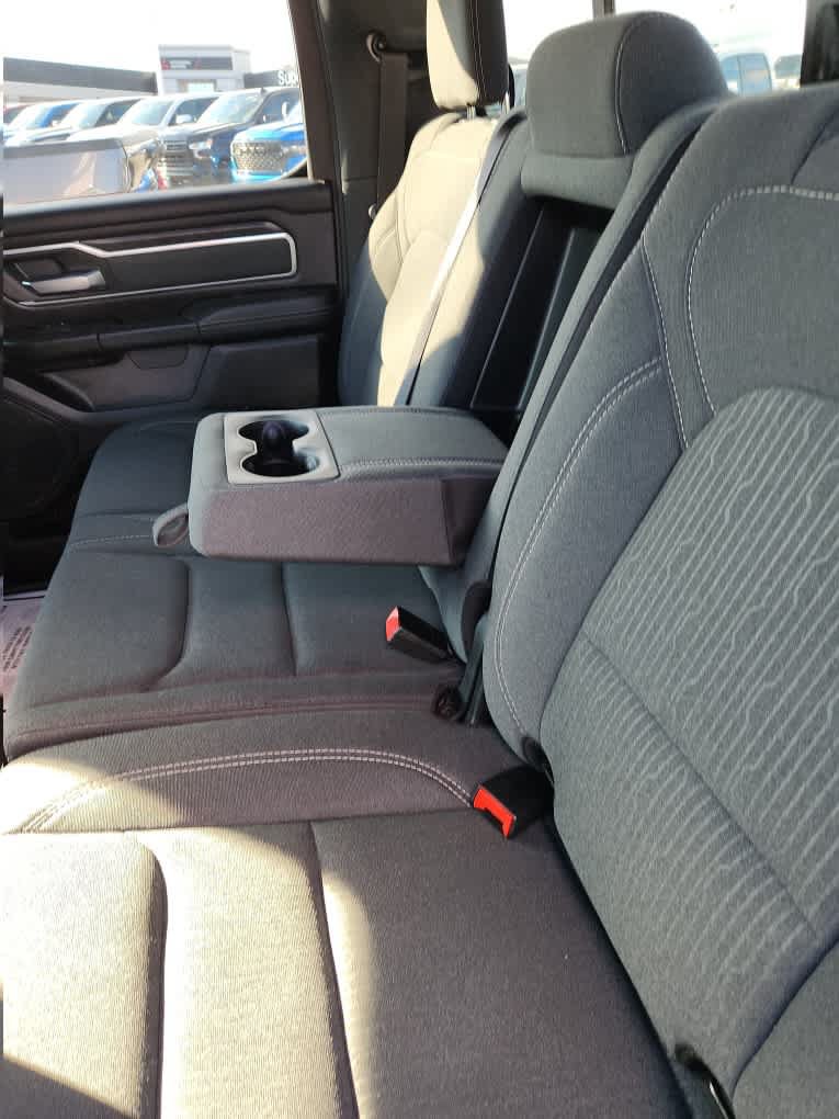 Used 2022 RAM 1500 4x4 Crew Cab image 29