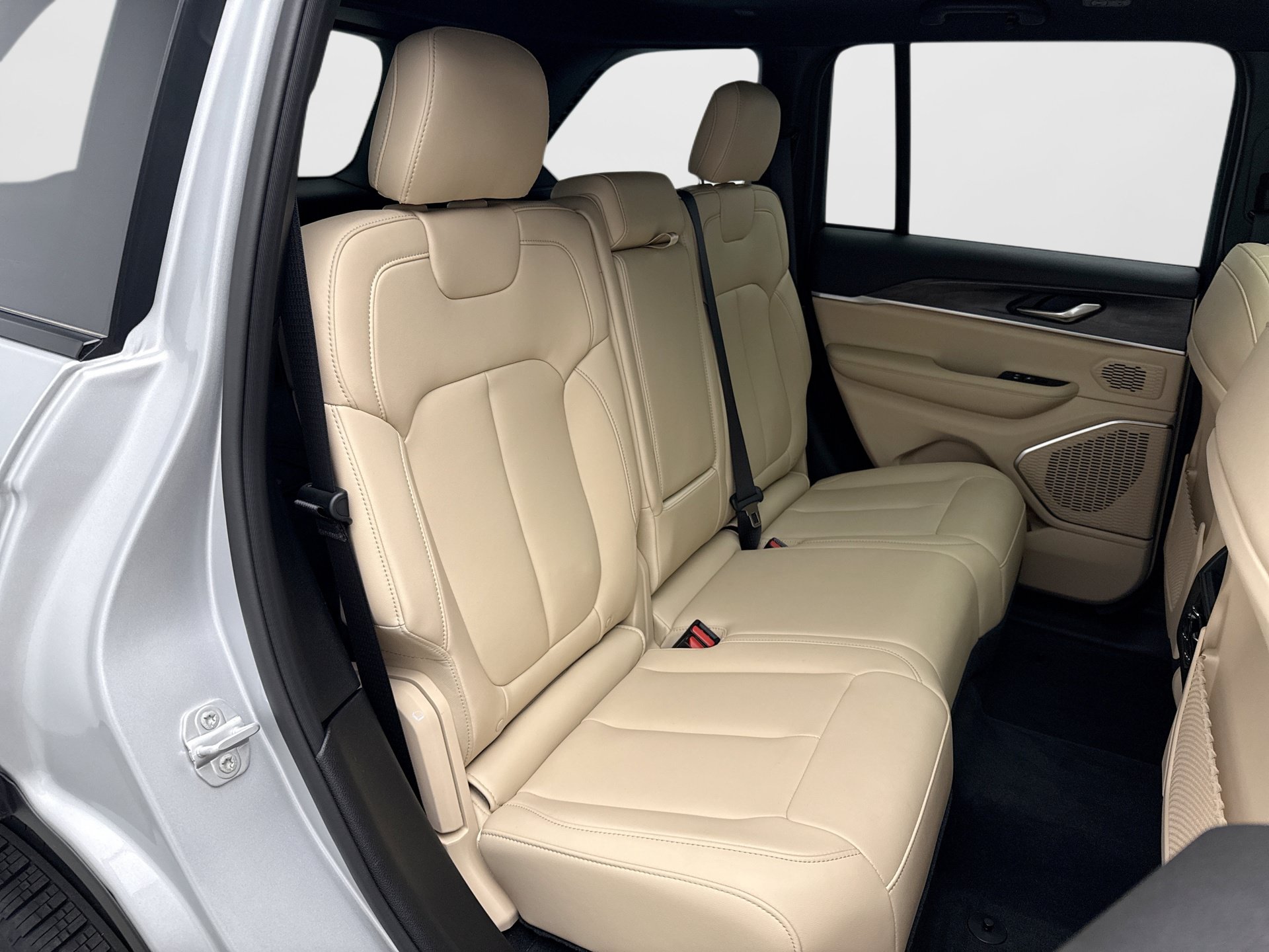 Used 2026 Jeep Grand Cherokee Limited w/ Limited Altitude Package AWD/4WD image 19