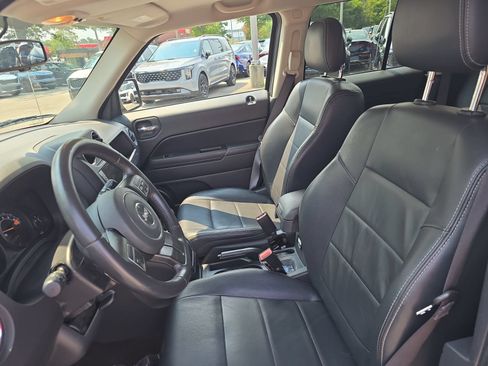 Used 2017 Jeep Patriot High Altitude AWD/4WD image 14
