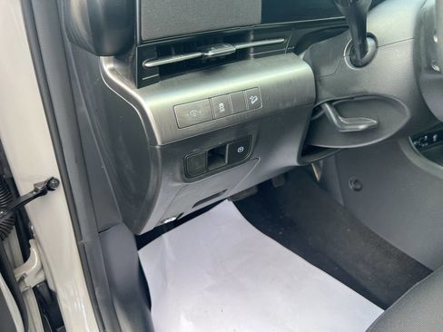 Used 2024 Hyundai Kona SEL image 19