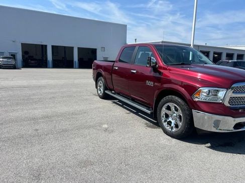 Used 2018 RAM 1500 Laramie w/ Convenience Group AWD/4WD image 4