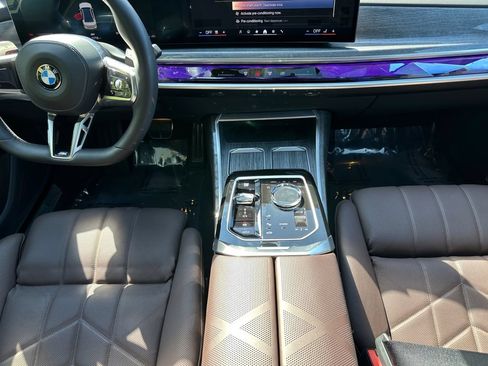 Used 2025 BMW 740i xDrive AWD/4WD image 11