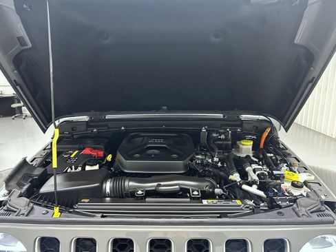 Used 2022 Jeep Wrangler Unlimited Sahara w/ Cold Weather Group image 24