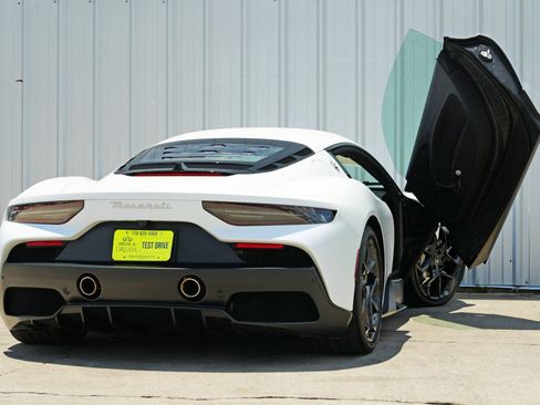 Used 2023 Maserati MC20 Coupe image 6