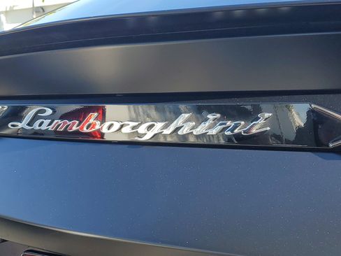 Used 2021 Lamborghini Urus image 9