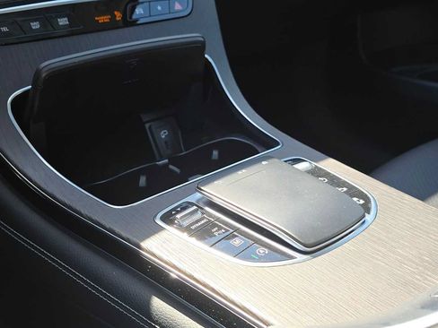 Certified 2021 Mercedes-Benz GLC 300 4MATIC image 33