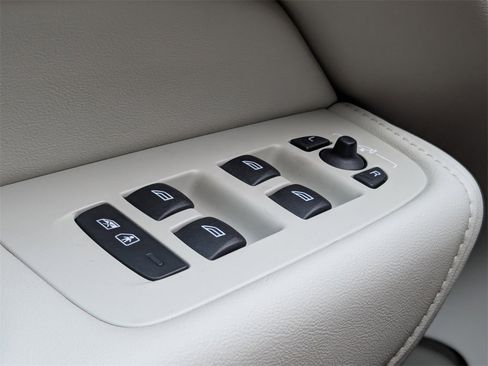 Certified 2023 Volvo XC60 B6 Ultimate image 31