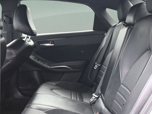 Used 2022 Toyota Avalon Touring image 40