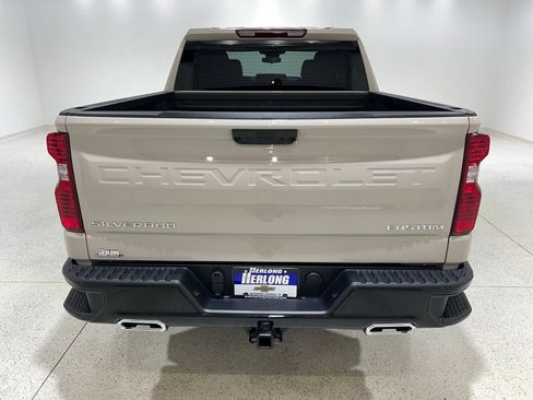 Used 2026 Chevrolet Silverado 1500 Custom Trail Boss AWD/4WD image 4