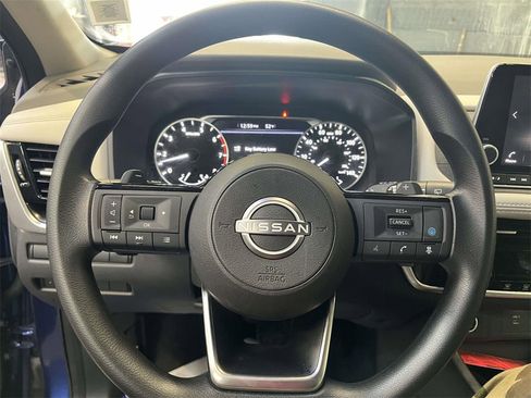 Used 2022 Nissan Rogue SV image 22