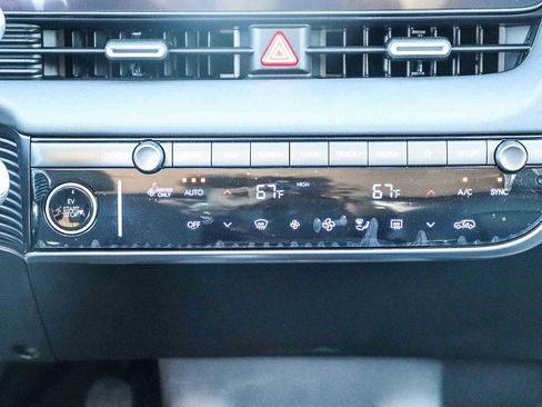 New 2026 Hyundai Ioniq 5 Limited image 18