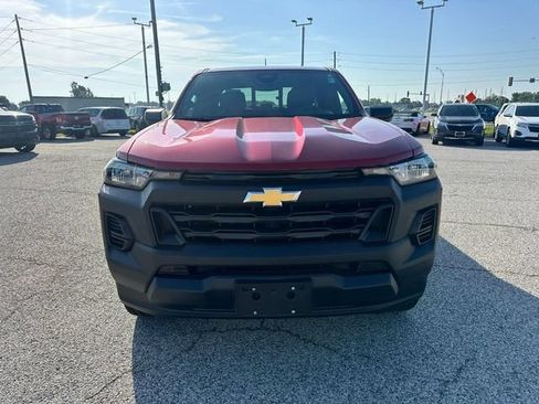 Used 2025 Chevrolet Colorado W/T RWD image 9