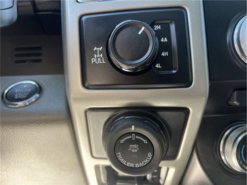 Used 2017 Ford F150 Lariat w/ Equipment Group 502A Luxury AWD/4WD image 30