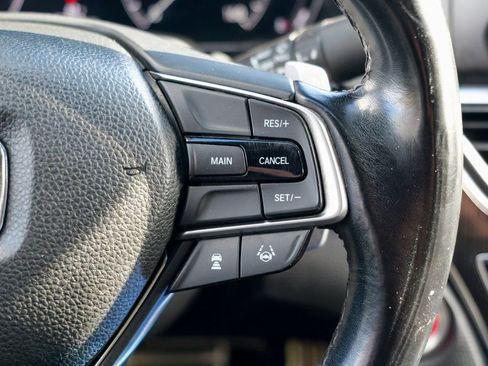 Used 2018 Honda Accord Sport image 39