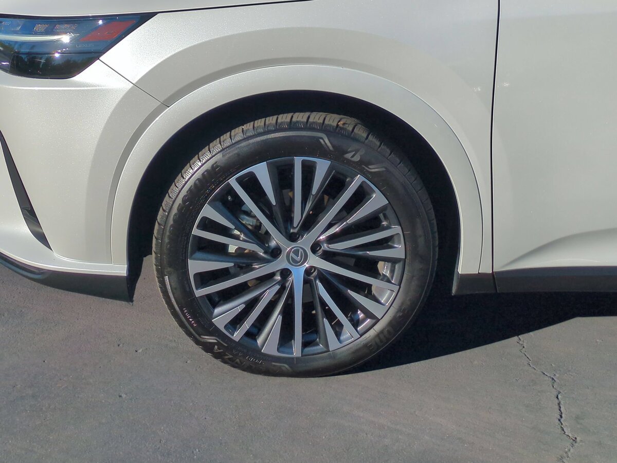 Used 2023 Lexus RX 350 Premium Plus w/ Cold Area Package FWD image 9